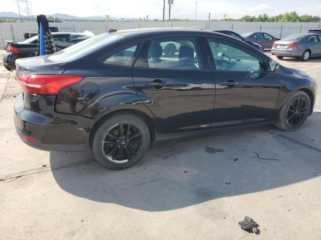 2017 Ford Focus Se - Image 3