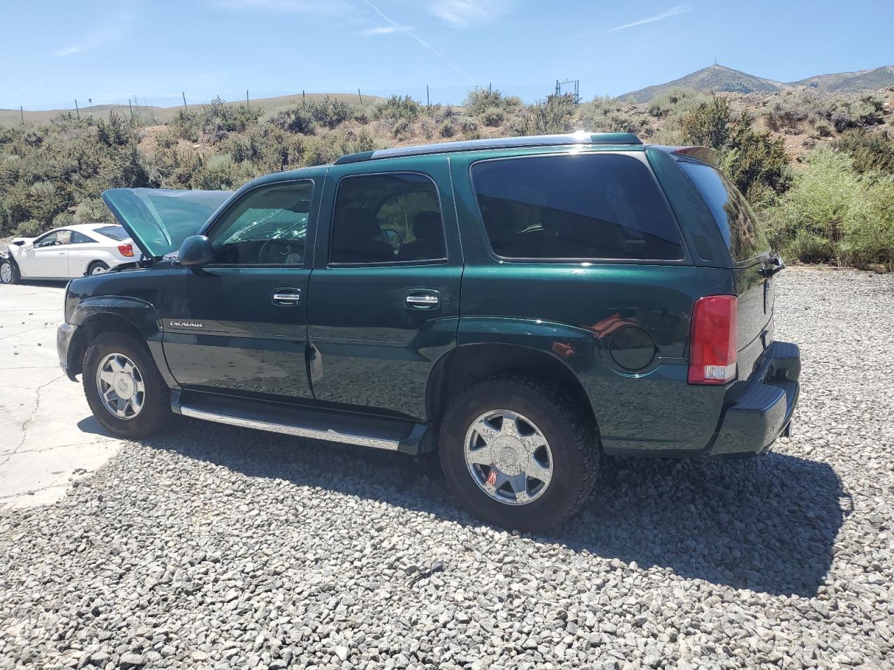 2003 Cadillac Escalade Luxury - Image 2