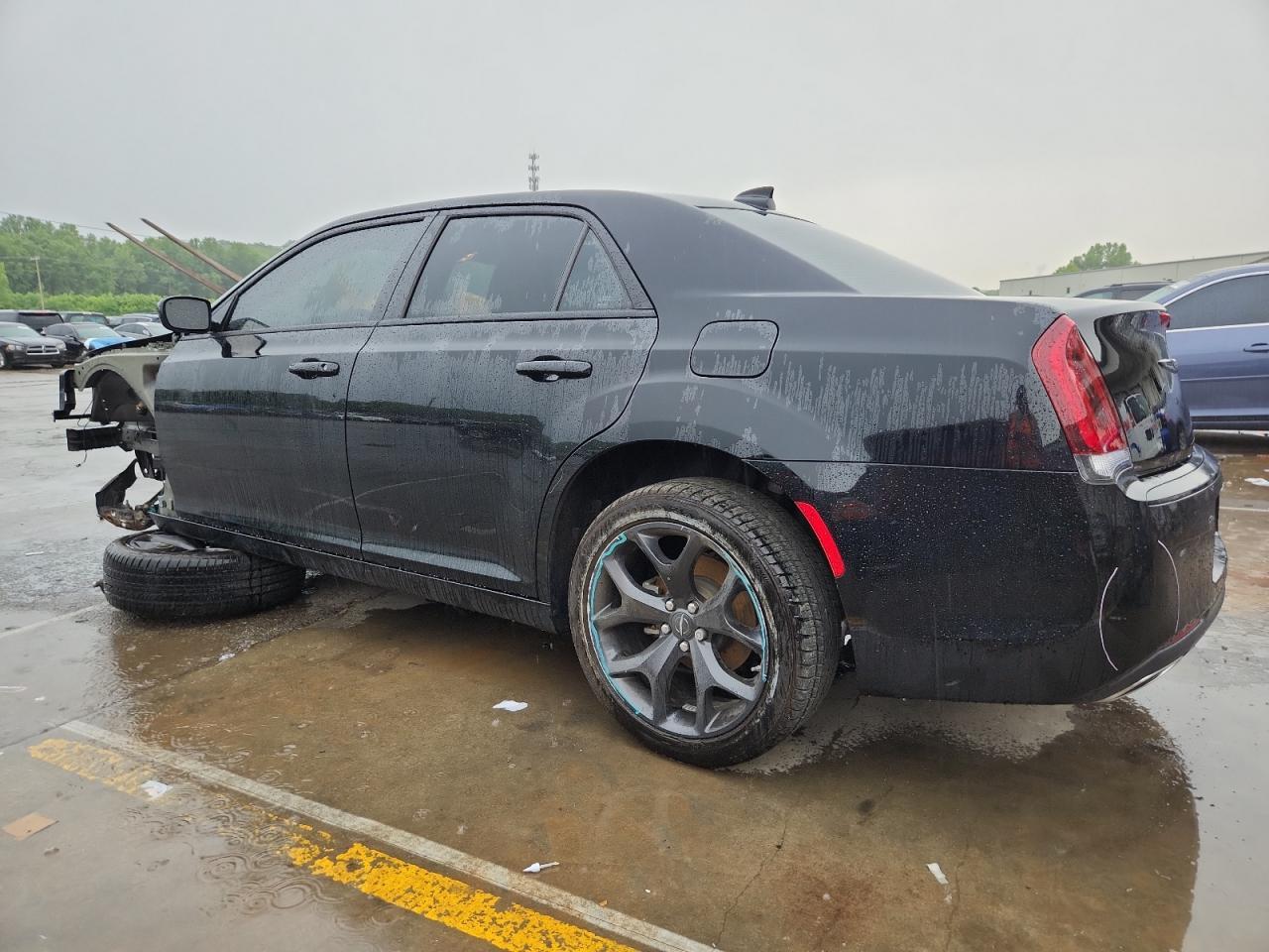 2023 Chrysler 300 Touring - Фото 2
