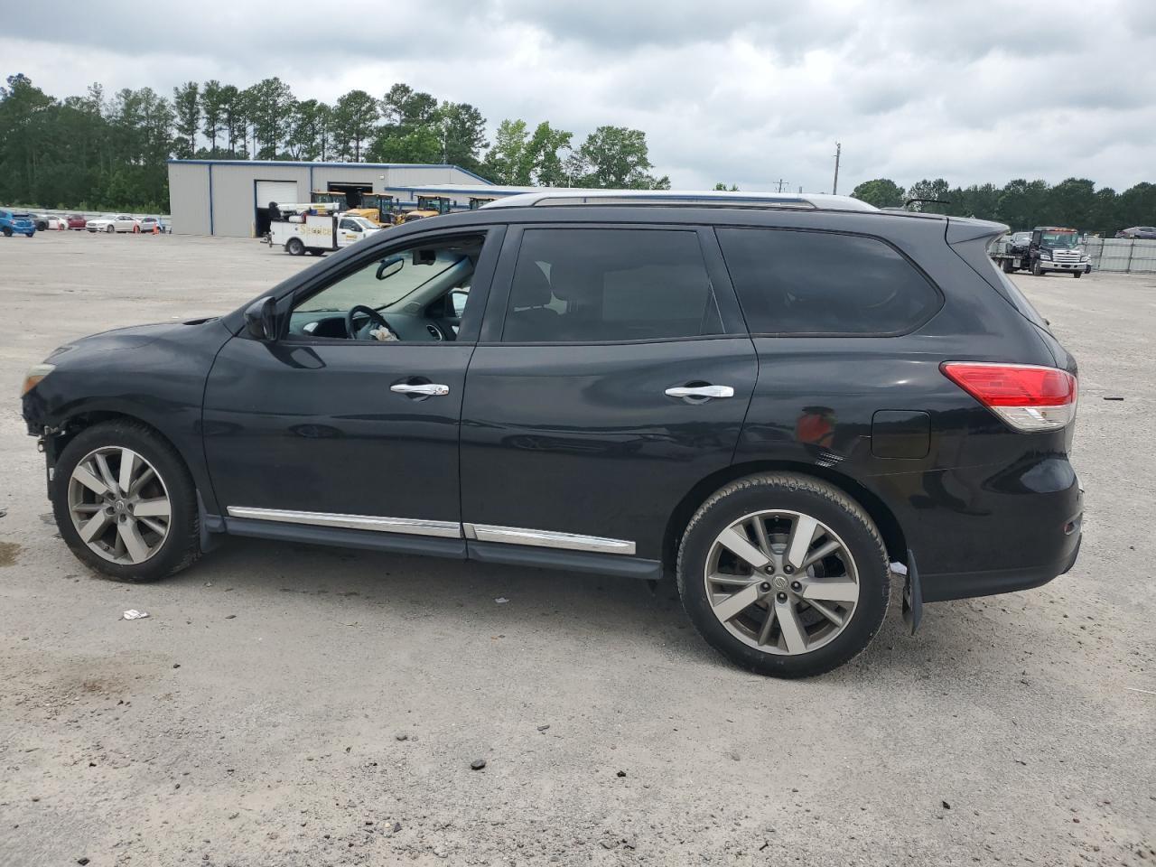 2016 Nissan Pathfinder S - Фото 2