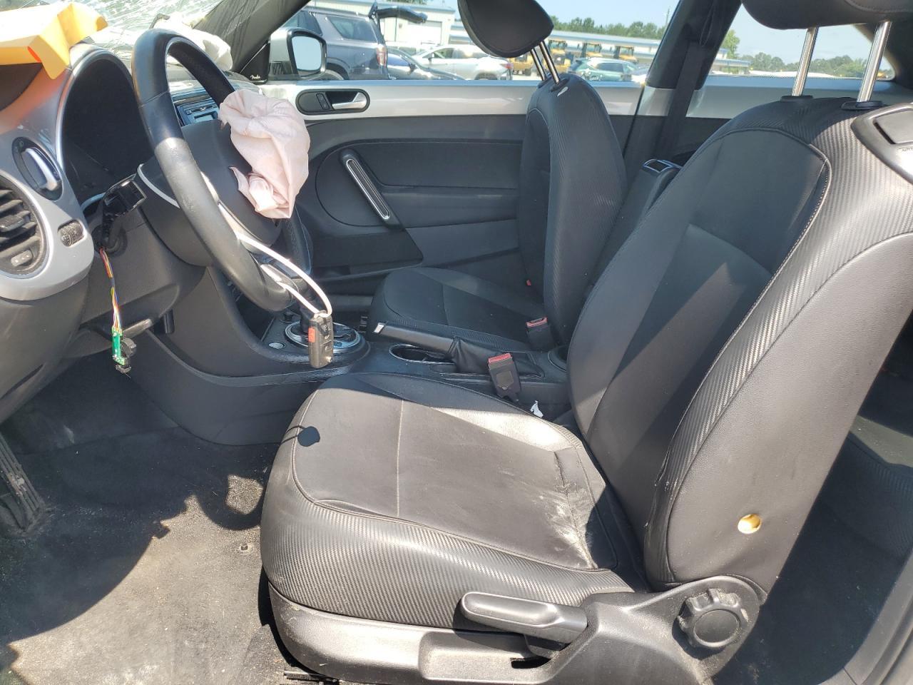 2012 Volkswagen Beetle - Фото 7