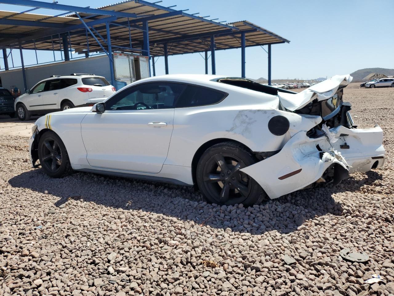 2015 Ford Mustang - Фото 2