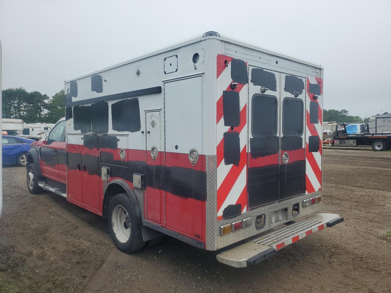 2017 Ford F550 Super Duty - Фото 2