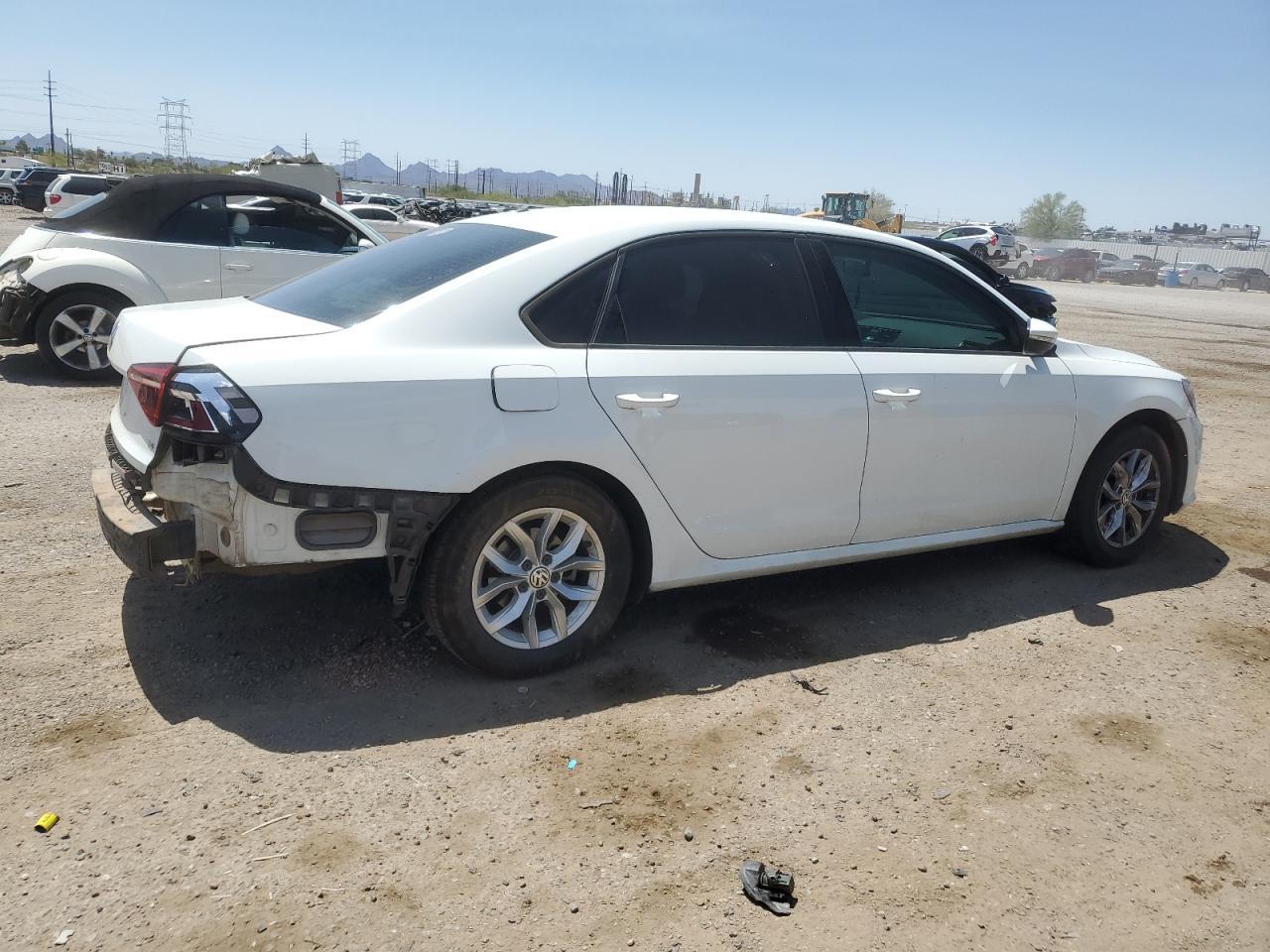 2018 Volkswagen Passat S - Image 3