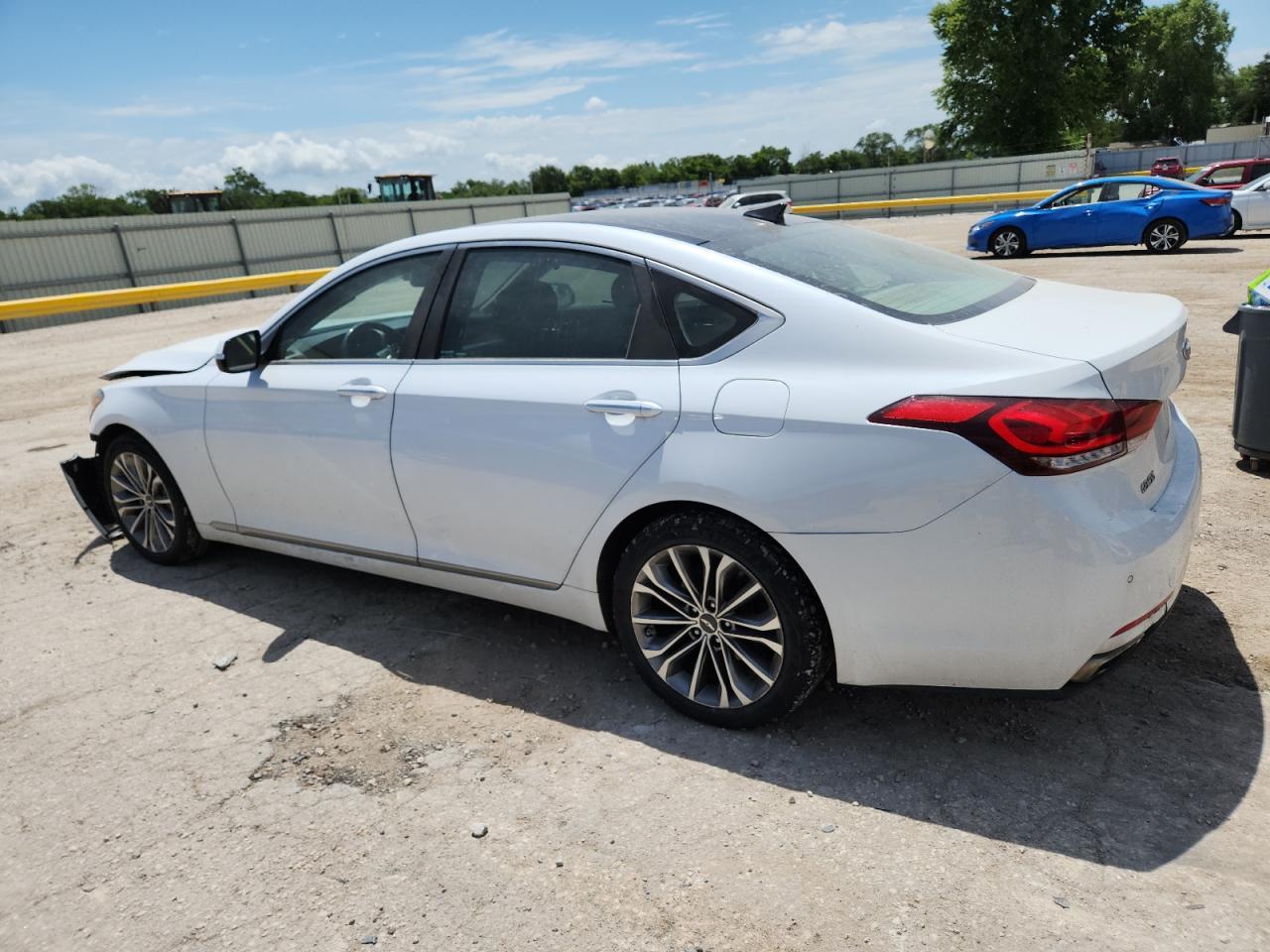 2015 Hyundai Genesis 3.8L - Фото 2
