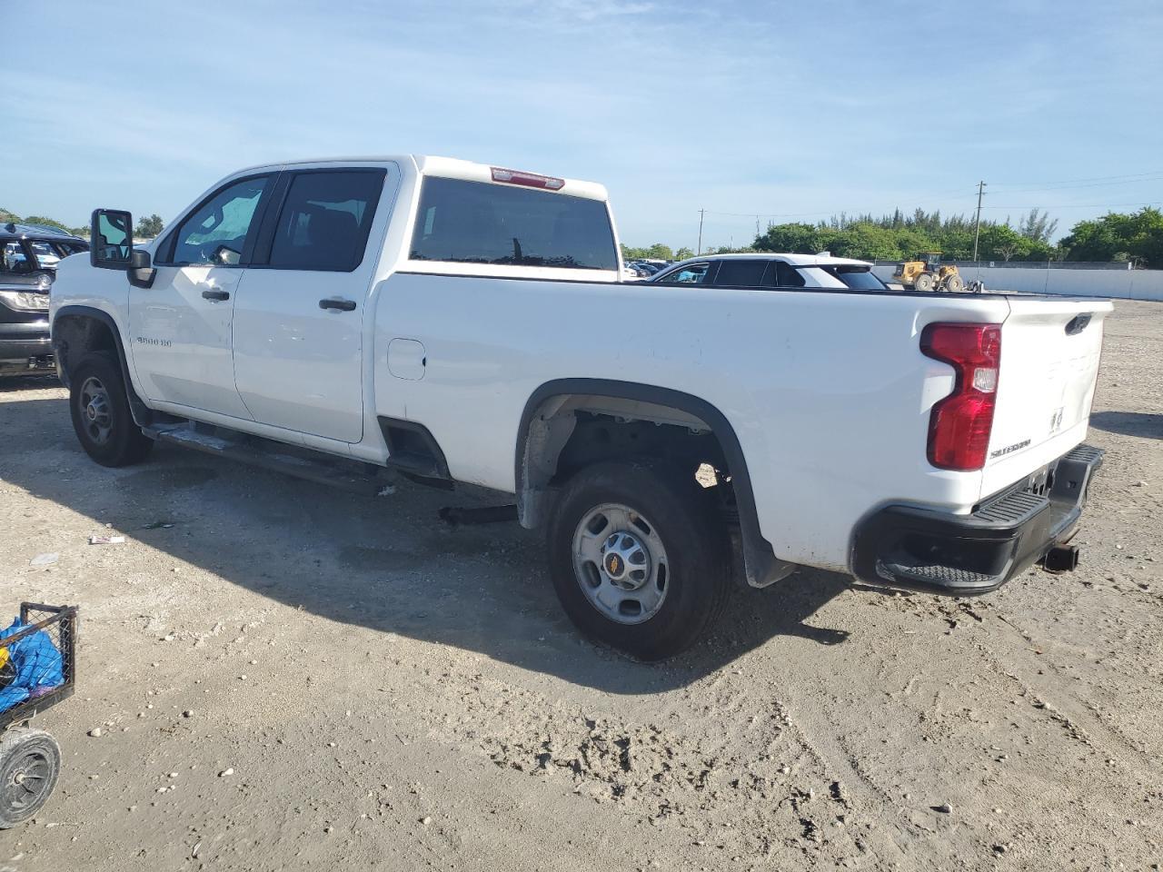 2022 Chevrolet Silverado C2500 Heavy Duty - Фото 2
