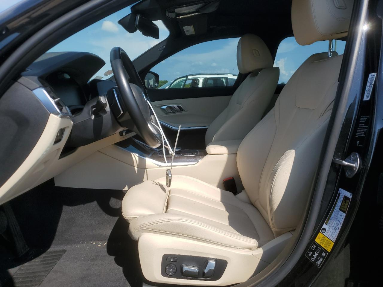 2019 BMW 330Xi - Фото 7