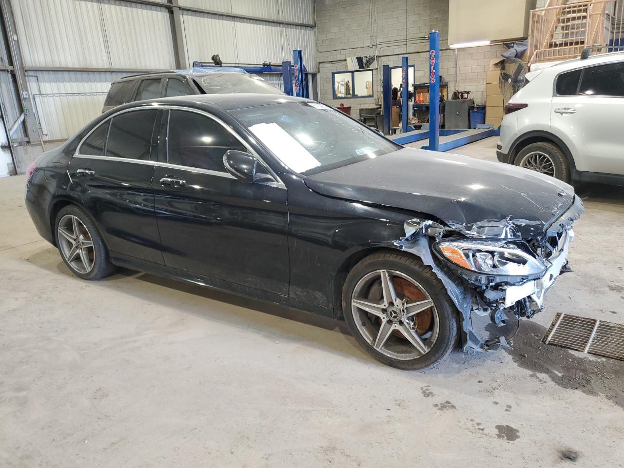 2018 Mercedes-Benz C 300 4Matic - Image 4