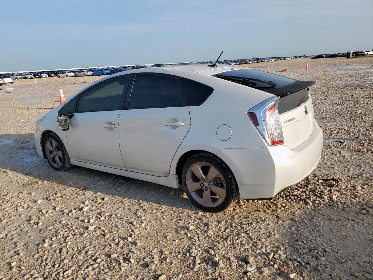 2015 Toyota Prius - Фото 2