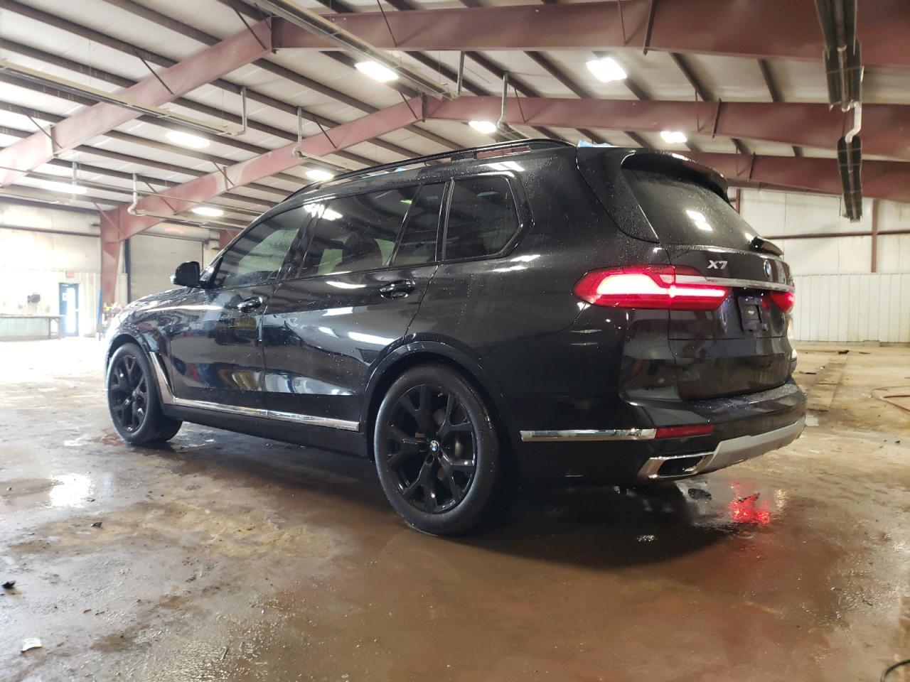 2022 BMW X7 xDrive40I - Фото 2