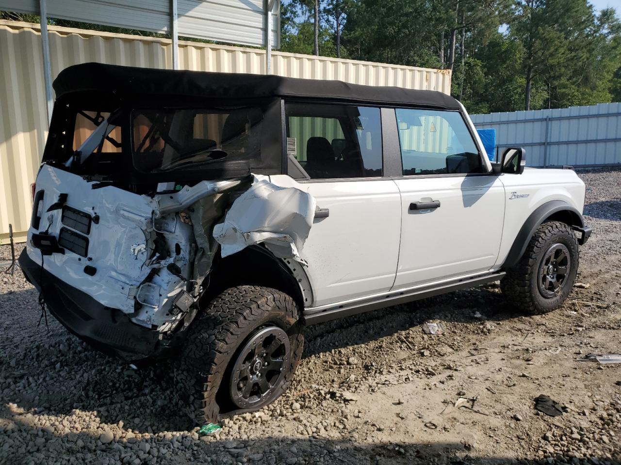 2021 Ford Bronco Base - Фото 3