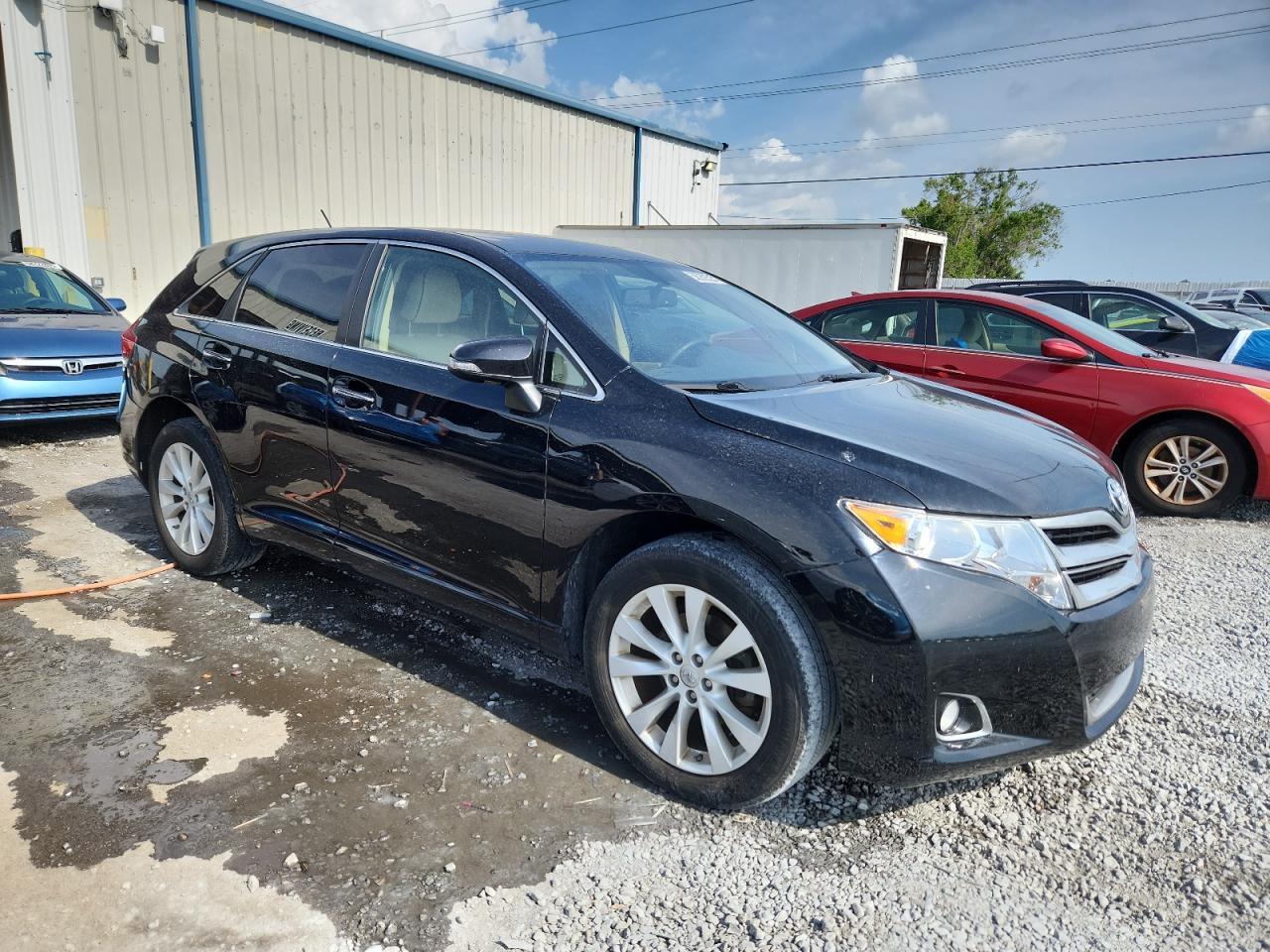 2015 Toyota Venza Le - Image 4