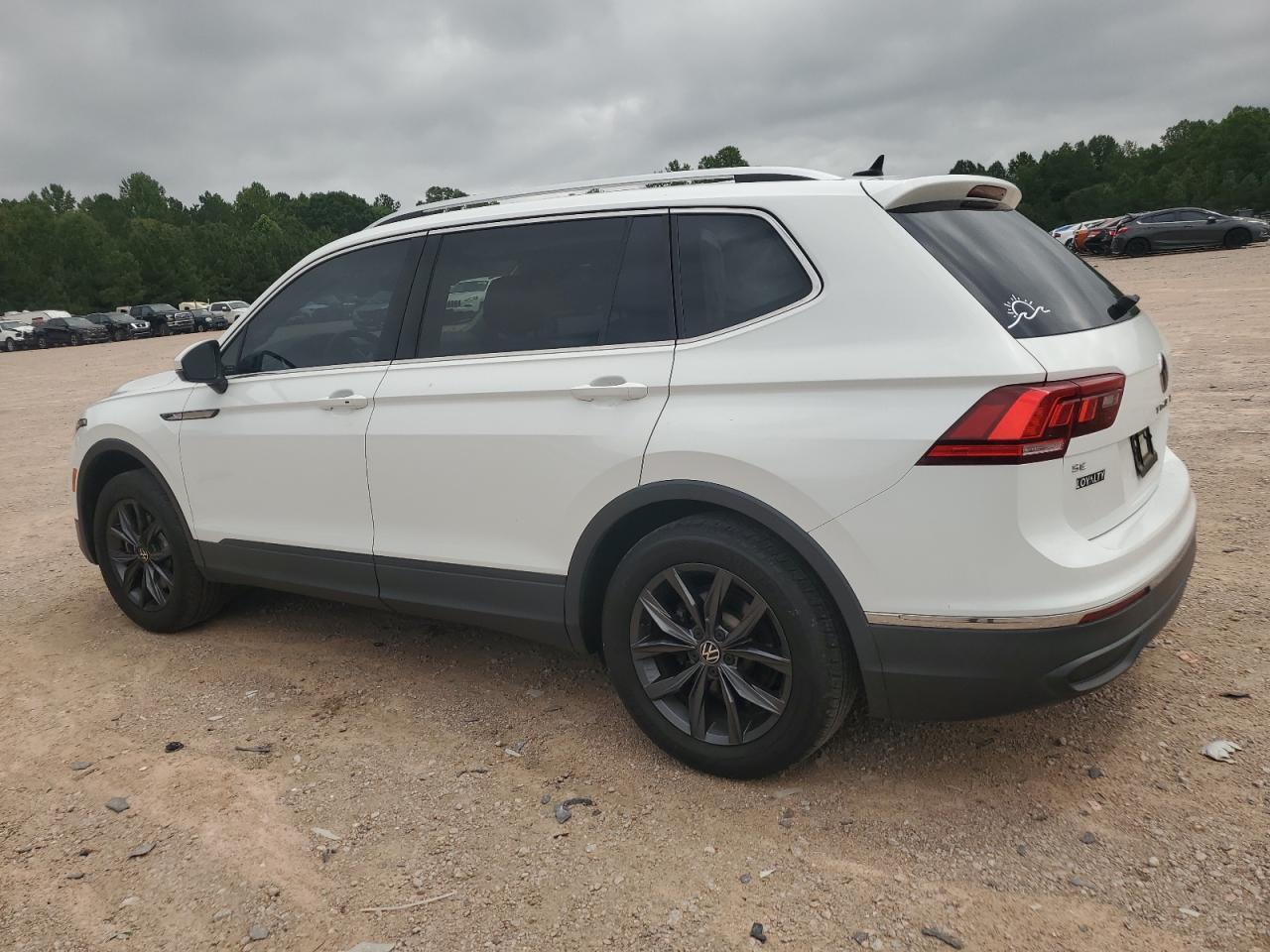 2022 Volkswagen Tiguan Se - Фото 2