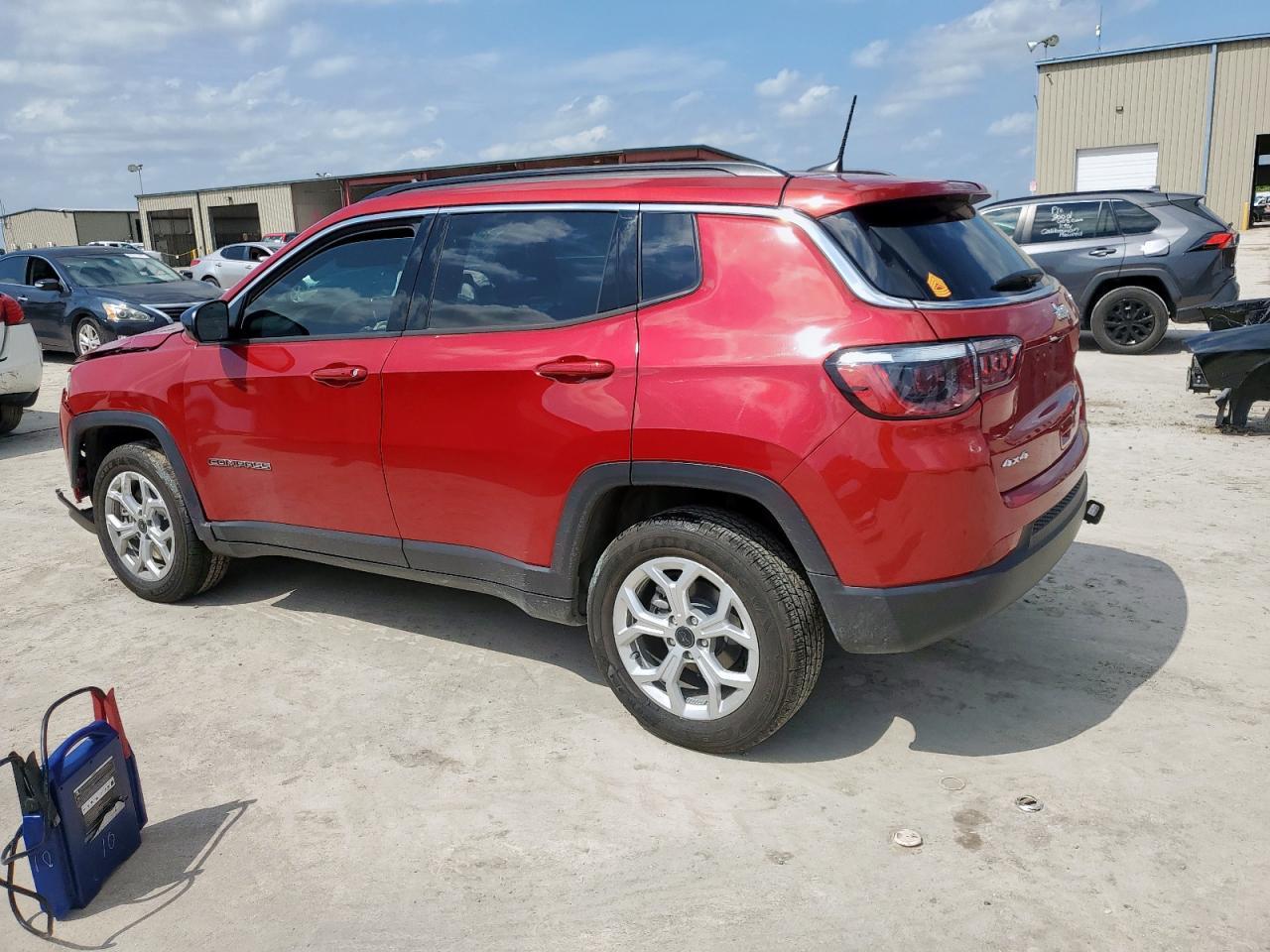 2025 Jeep Compass Latitude - Фото 2