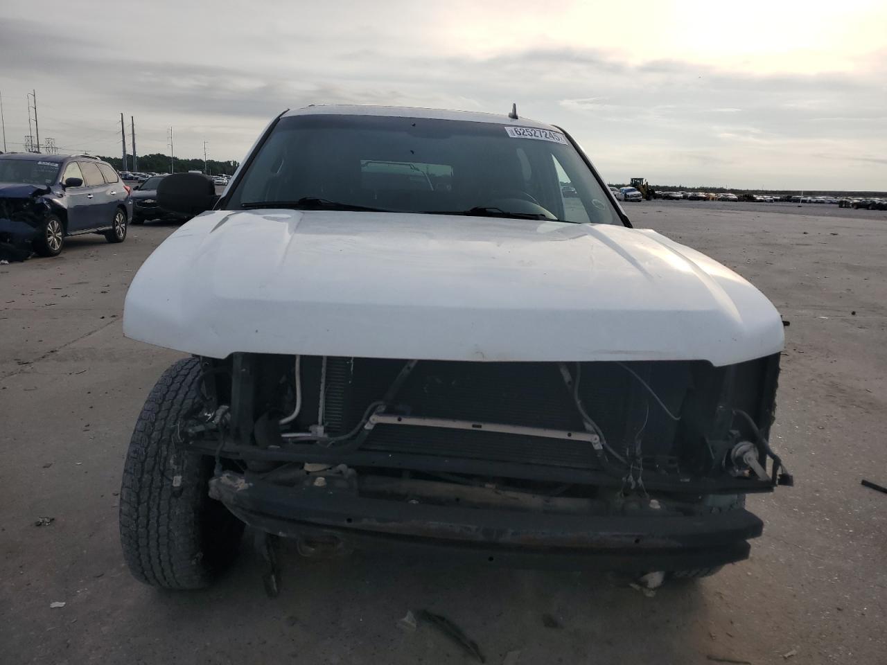 2011 Chevrolet Suburban C1500 - Фото 5