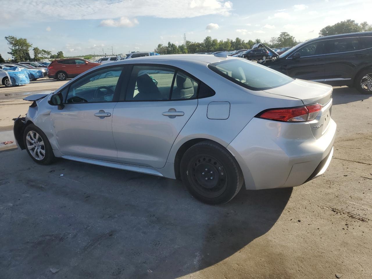 2022 Toyota Corolla Le - Фото 2
