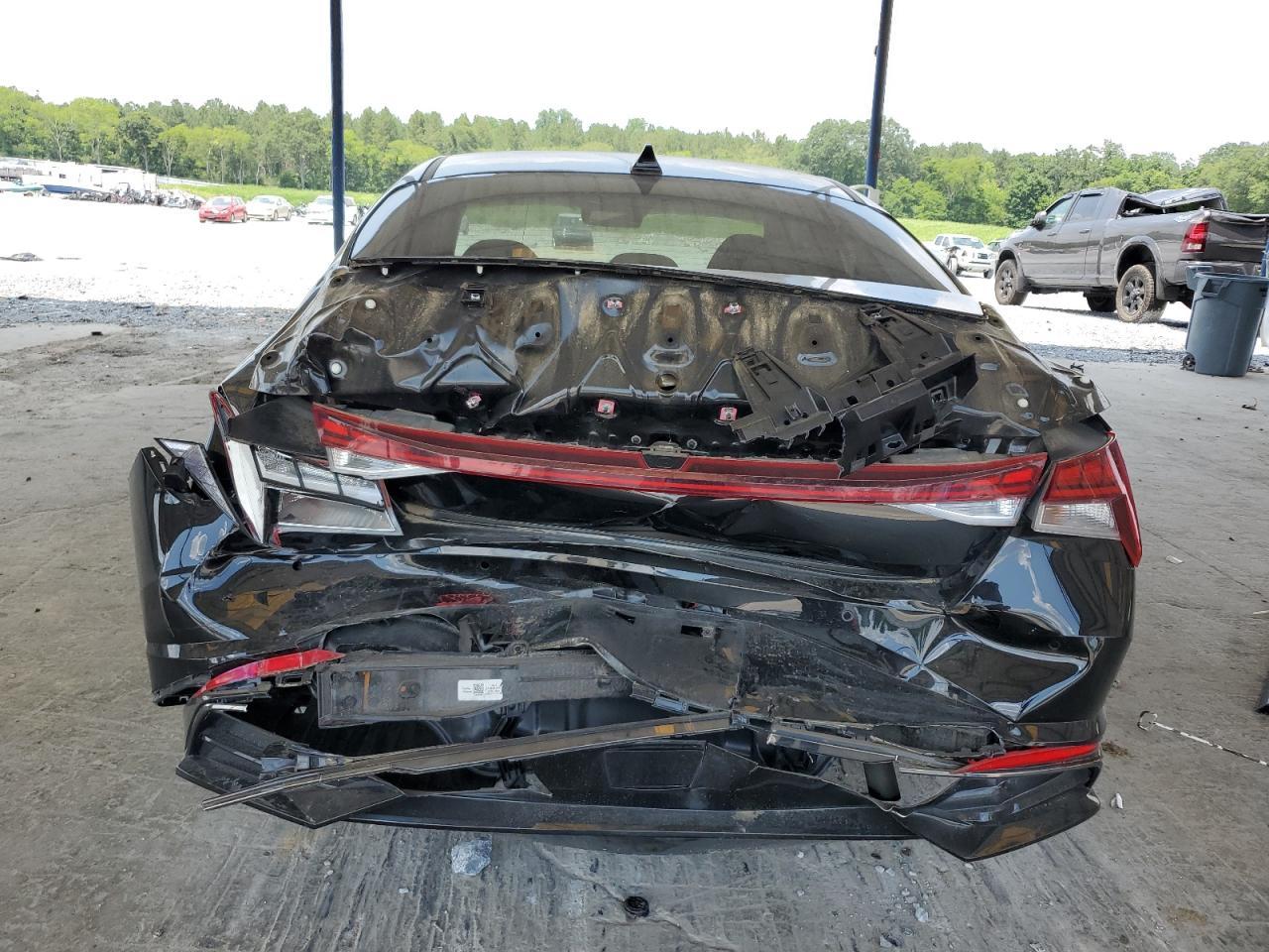 2021 Hyundai Elantra Limited - Image 6