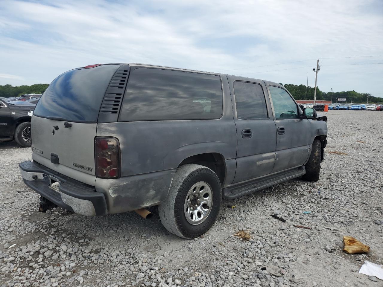 2002 Chevrolet Suburban - Фото 3