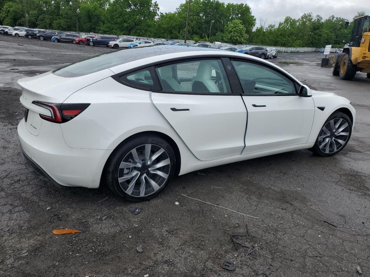 2024 Tesla Model 3 - Image 3