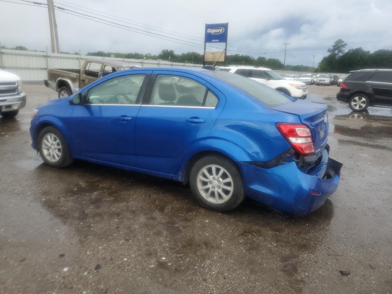 2020 Chevrolet Sonic Lt - Image 2