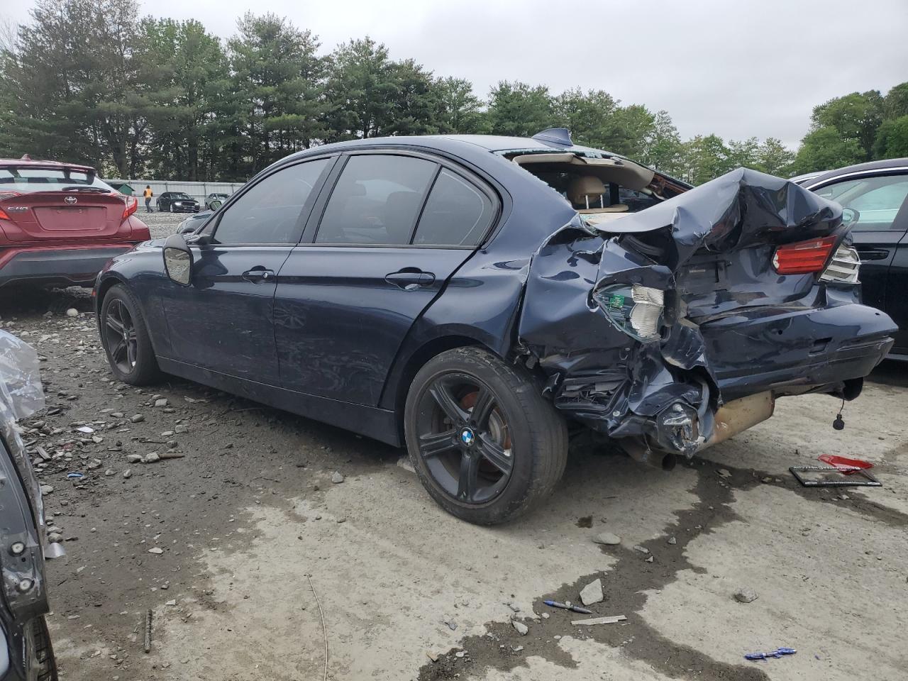 2015 BMW 320 I xDrive - Фото 2