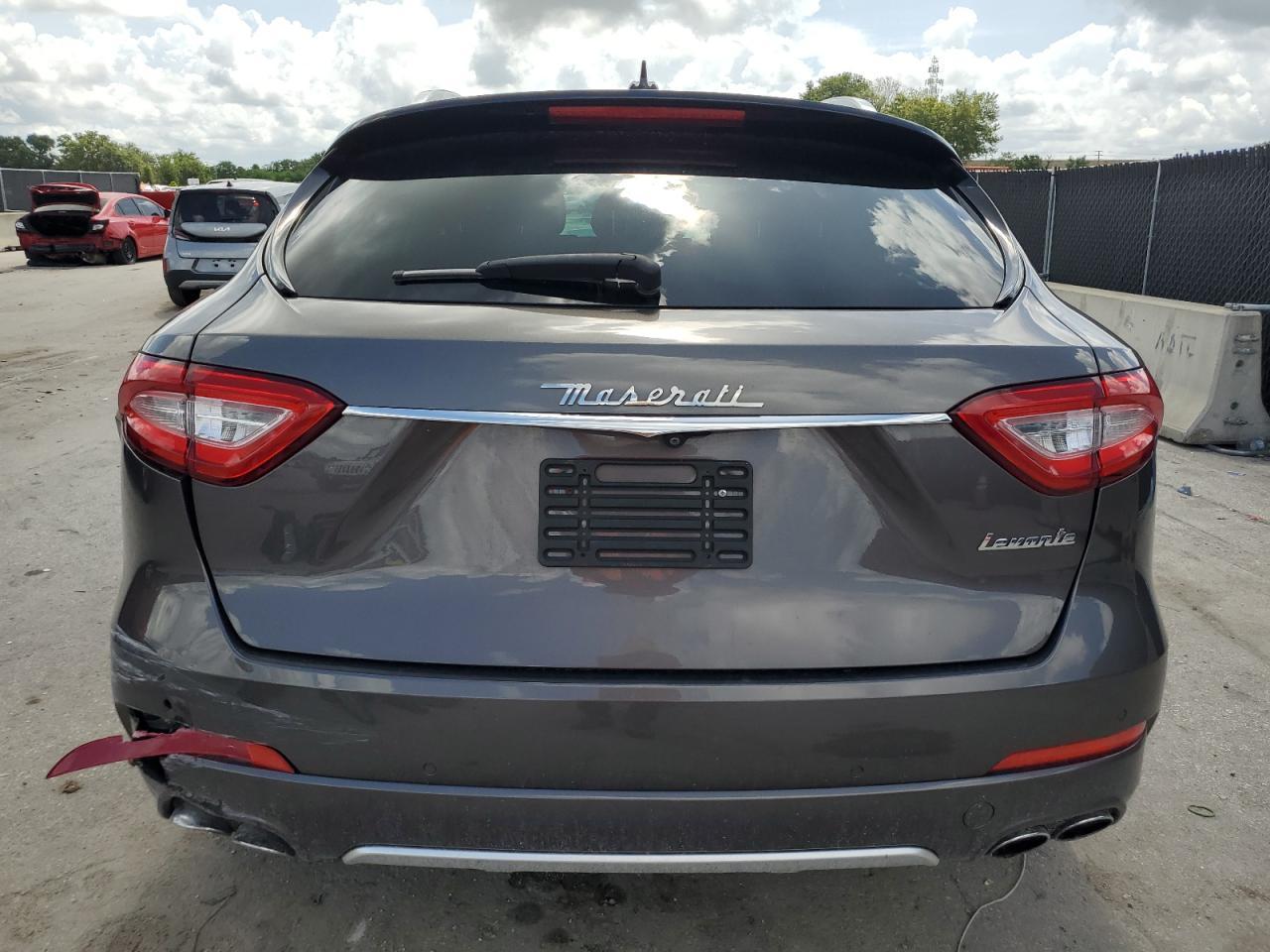 2017 Maserati Levante S Luxury - Image 6