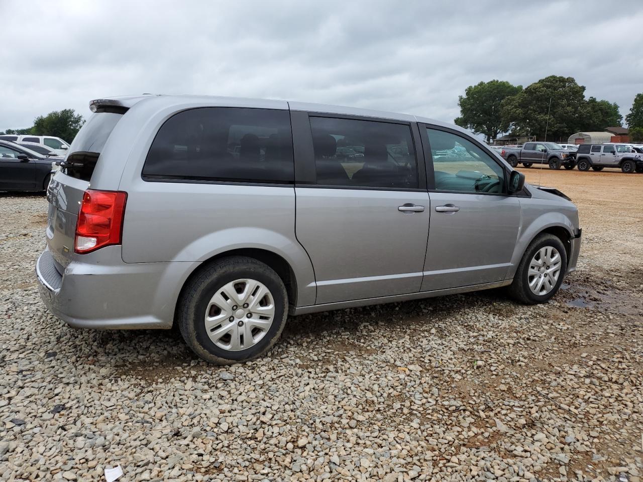 2018 Dodge Grand Caravan Se - Image 3
