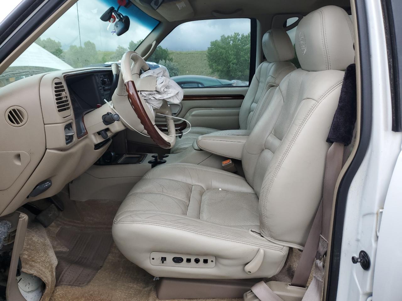 2000 Cadillac Escalade - Image 7