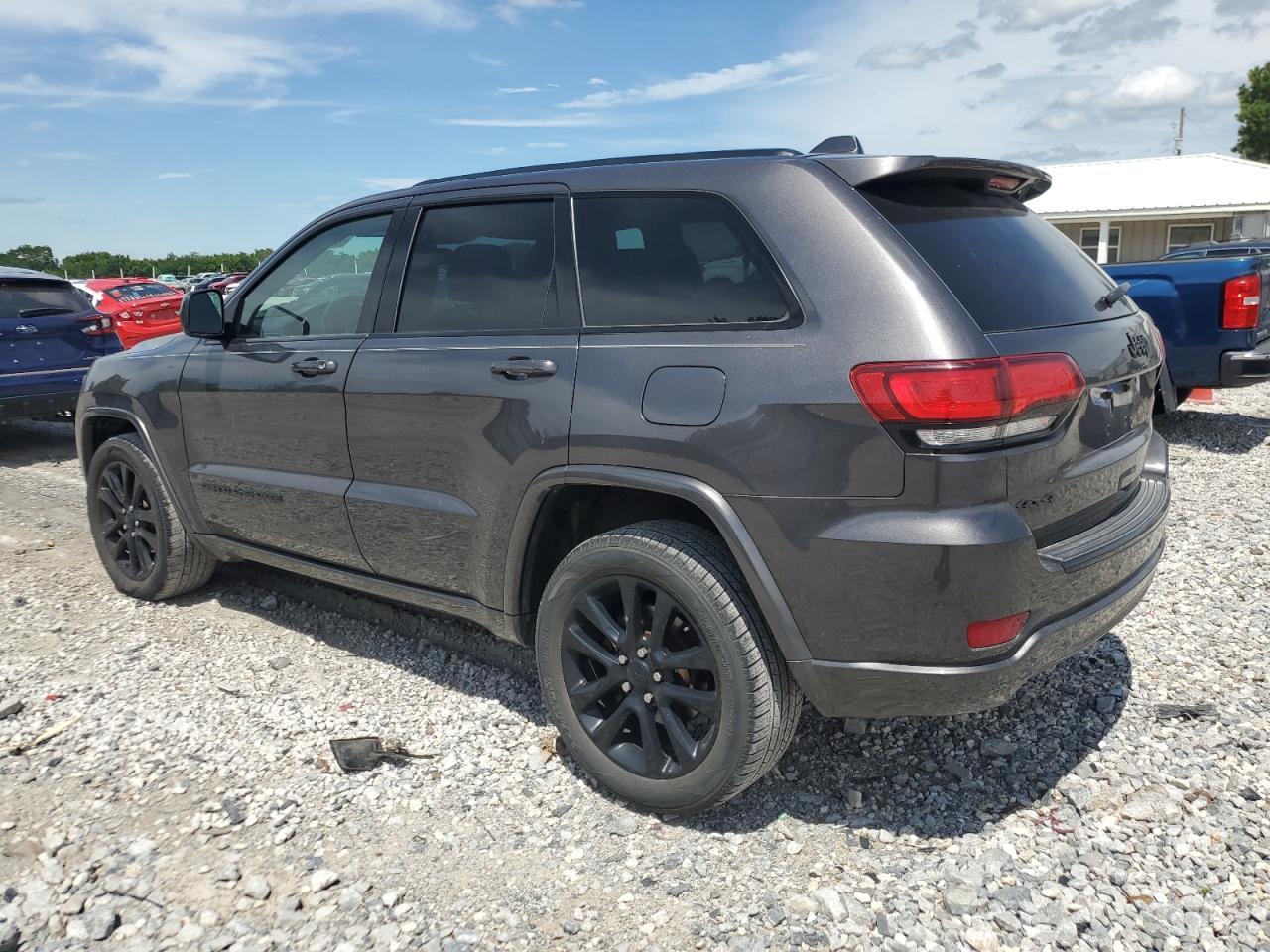 2018 Jeep Grand Cherokee Laredo - Image 2