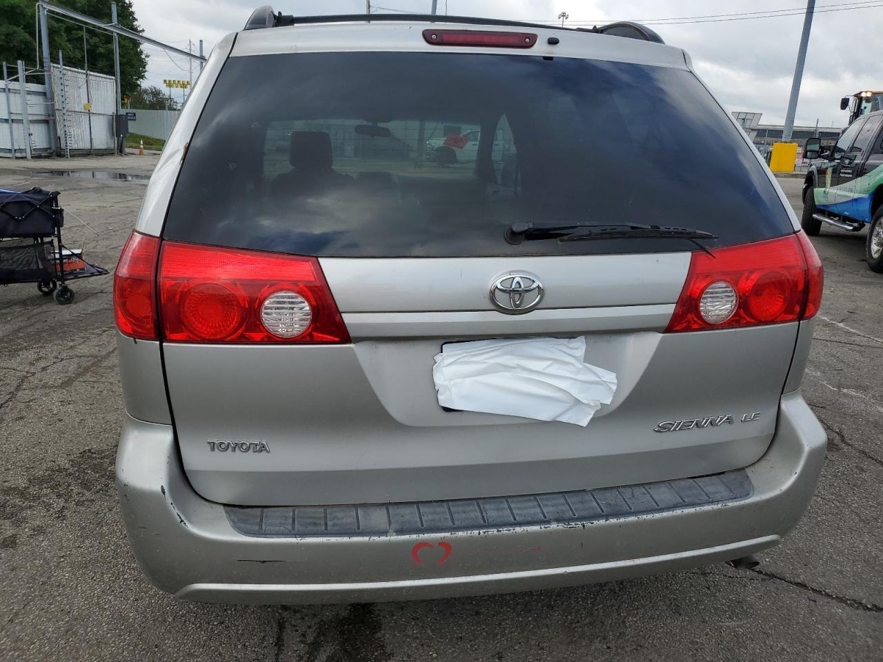 2006 Toyota Sienna Le 7 Passenger - Image 6