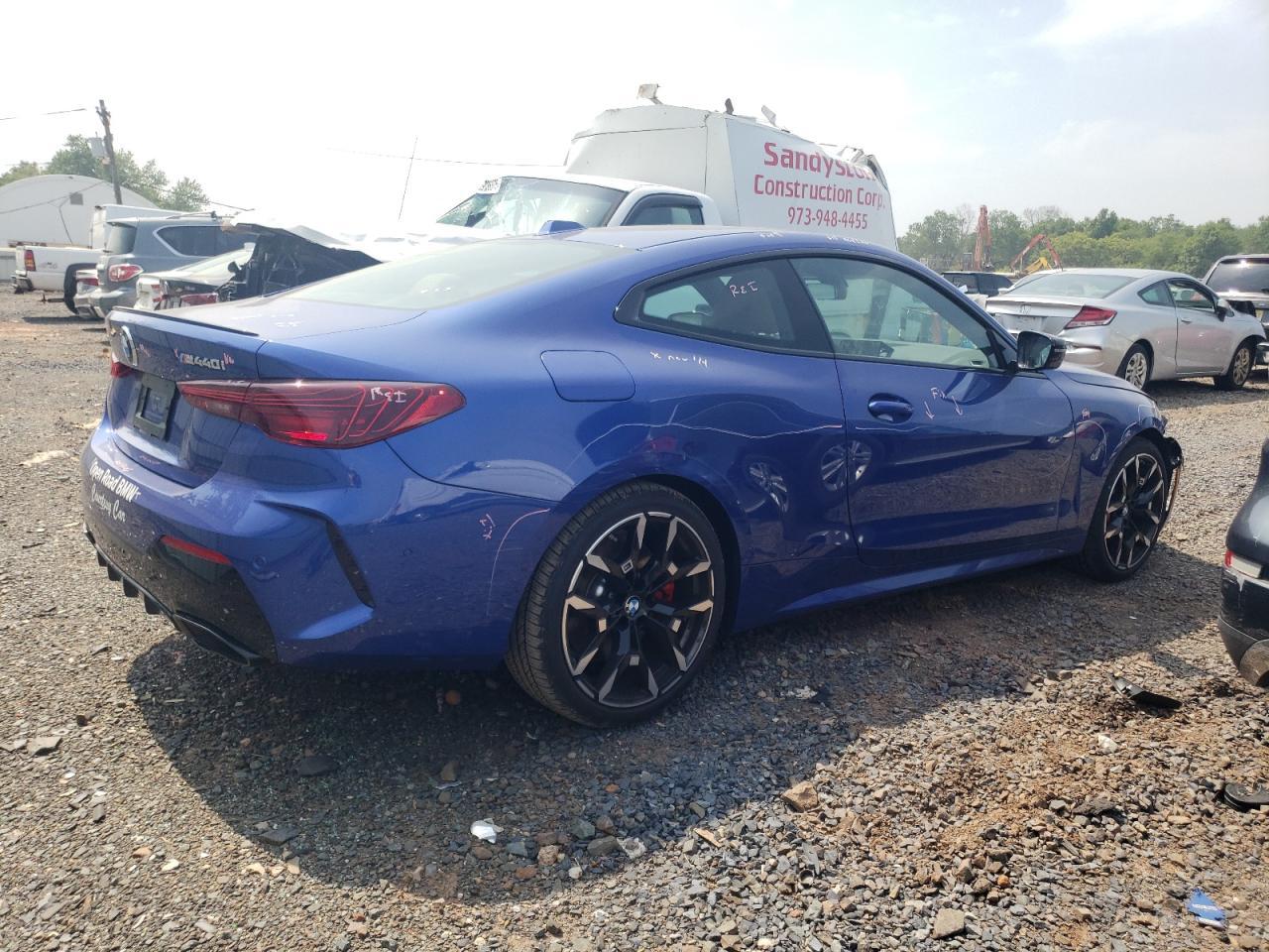 2025 BMW M440Xi - Image 3