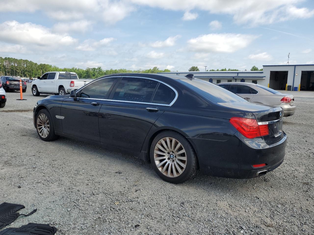 2011 BMW 750 Lxi - Фото 2