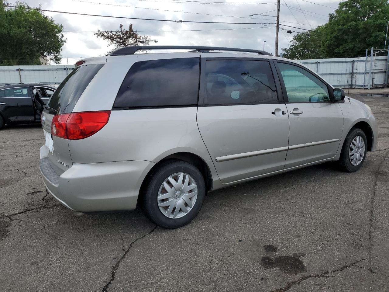 2006 Toyota Sienna Le 7 Passenger - Image 3
