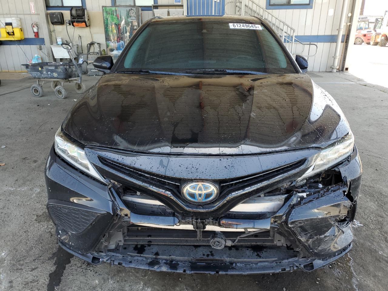 2021 Toyota Camry Se - Фото 5