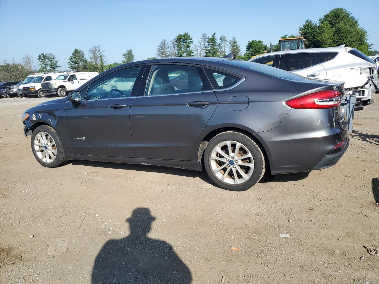 2019 Ford Fusion Se - Image 2