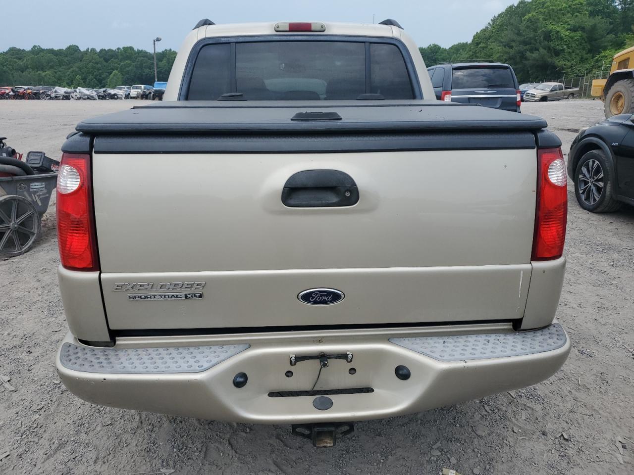 2005 Ford Explorer Sport Trac - Фото 6