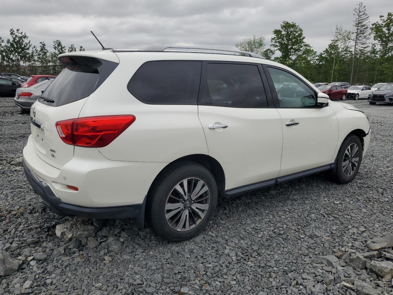 2017 Nissan Pathfinder S - Фото 3
