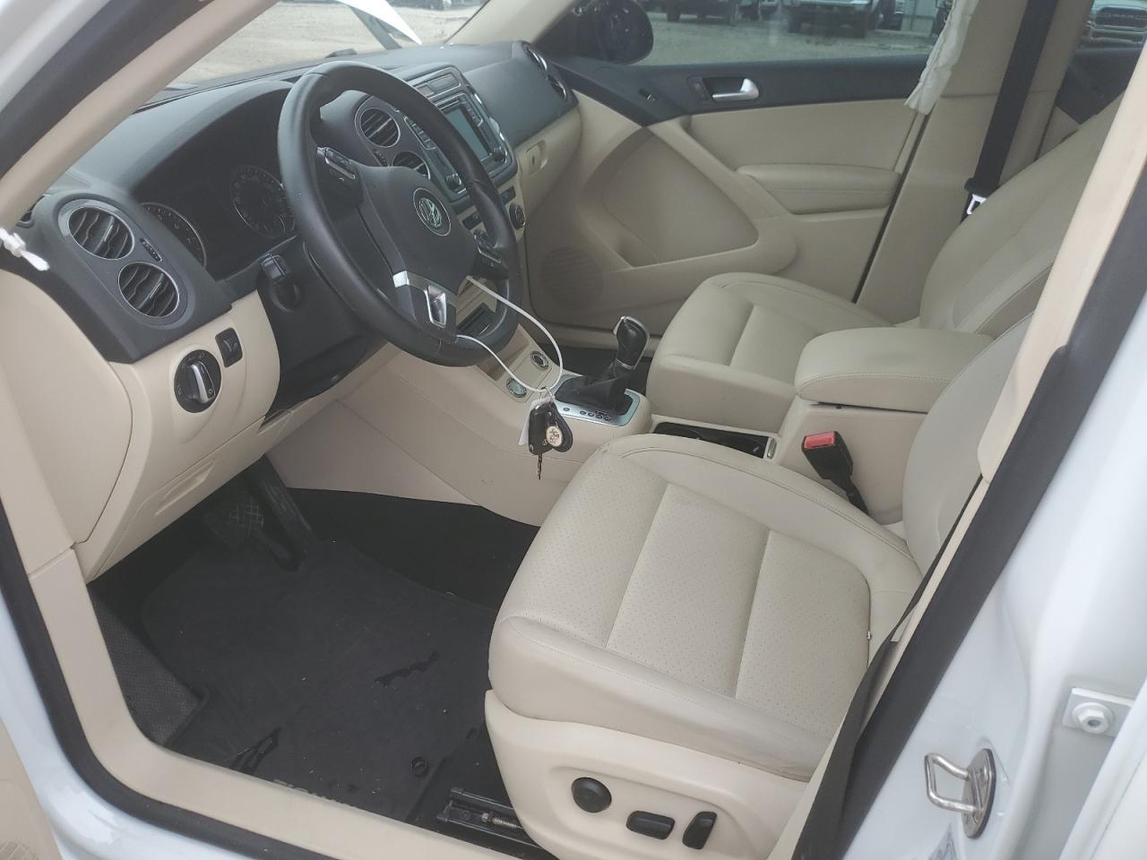 2016 Volkswagen Tiguan S - Фото 7