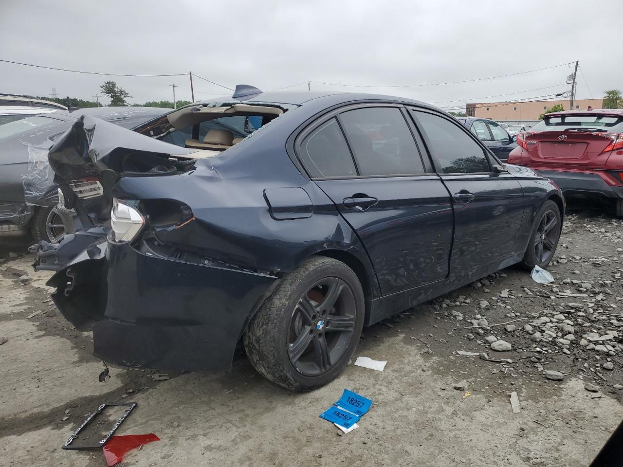 2015 BMW 320 I xDrive - Фото 3
