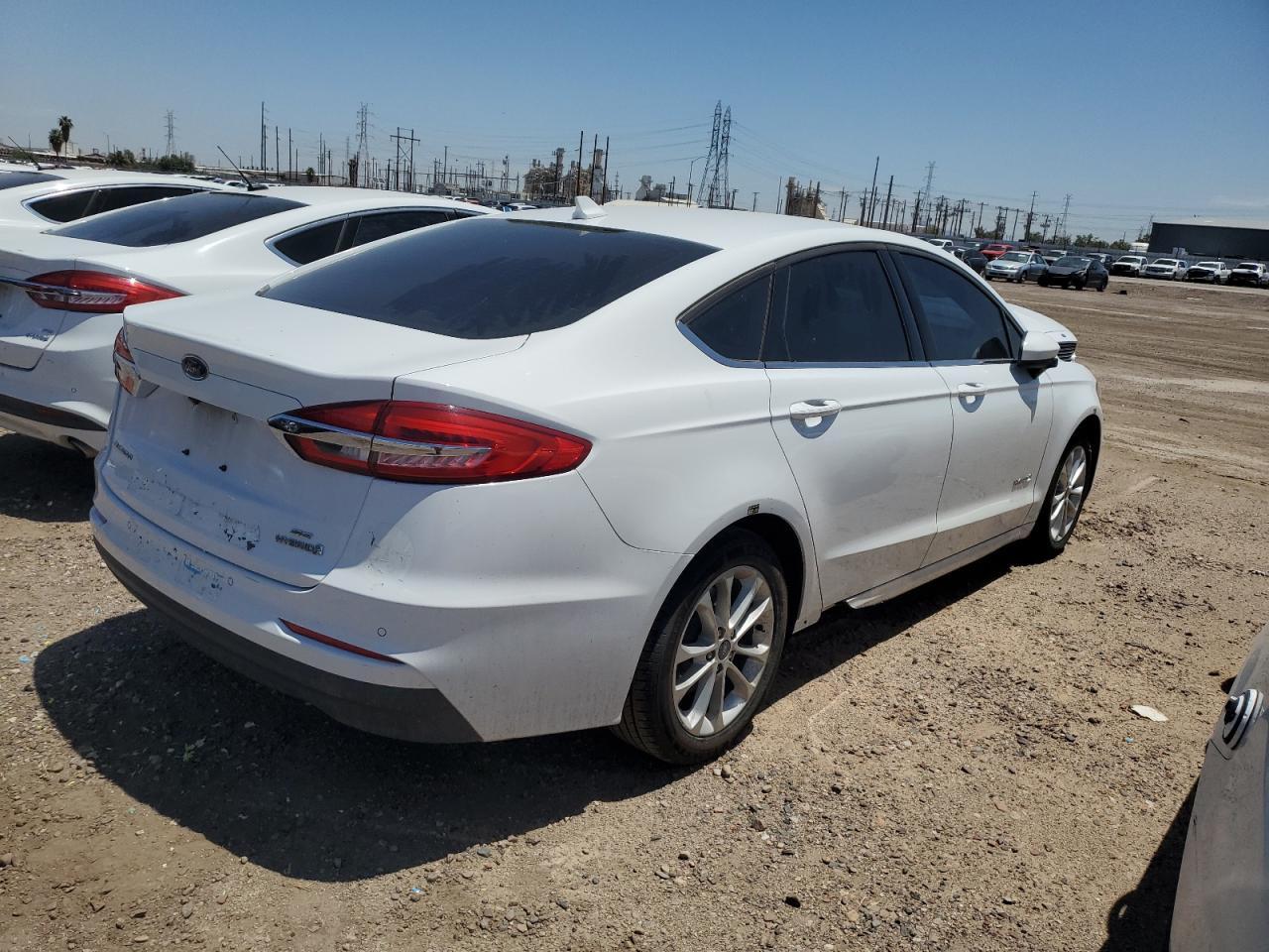 2019 Ford Fusion Se - Image 3