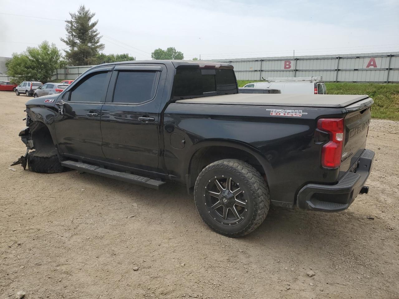 2021 Chevrolet Silverado K1500 Lt Trail Boss - Фото 2