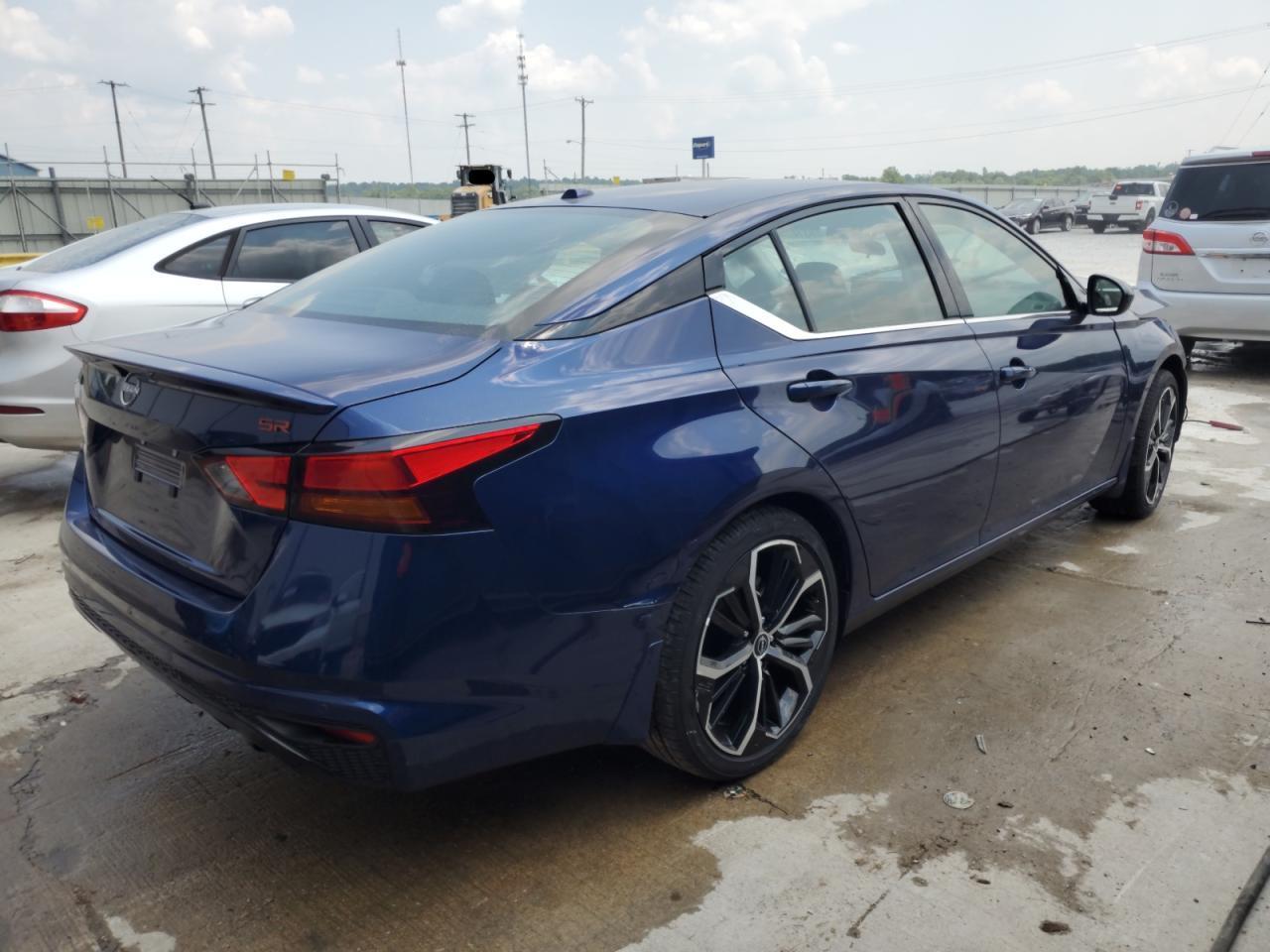 2024 Nissan Altima Sr - Image 3