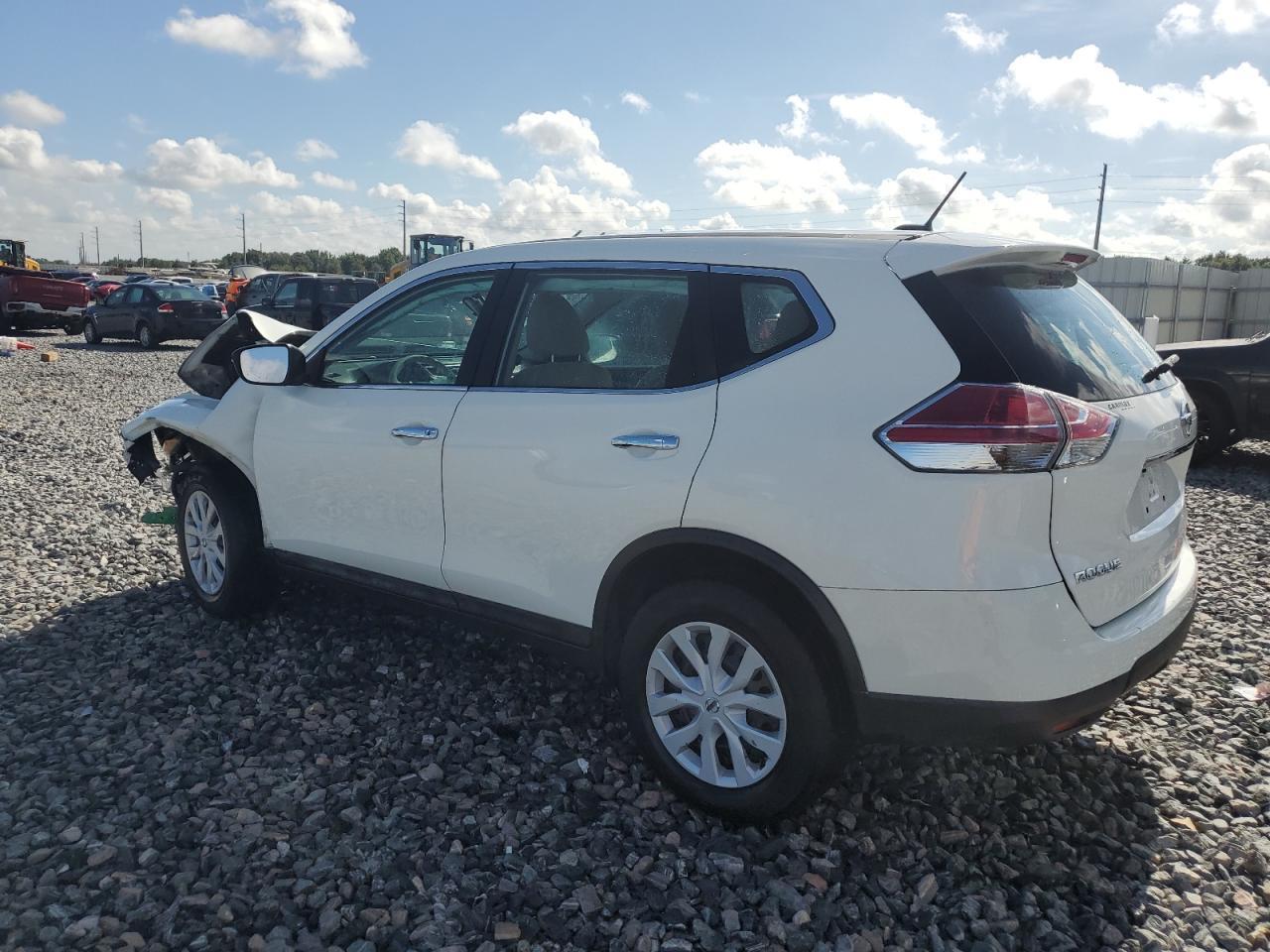 2015 Nissan Rogue S - Фото 2