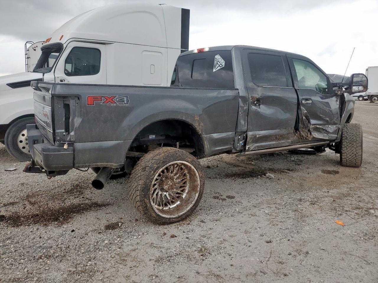 2017 Ford F250 Super Duty - Image 3