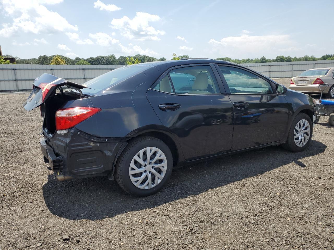 2017 Toyota Corolla L - Фото 3