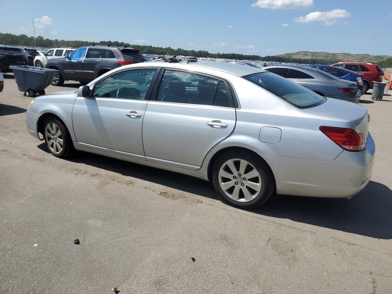 2005 Toyota Avalon Xl - Фото 2