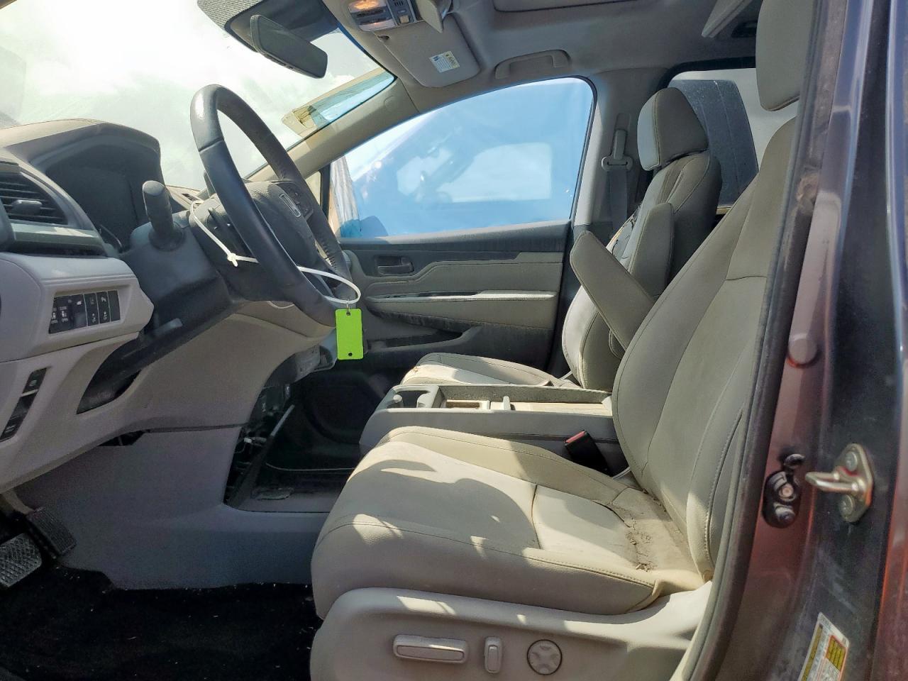 2018 Honda Odyssey Touring - Image 7