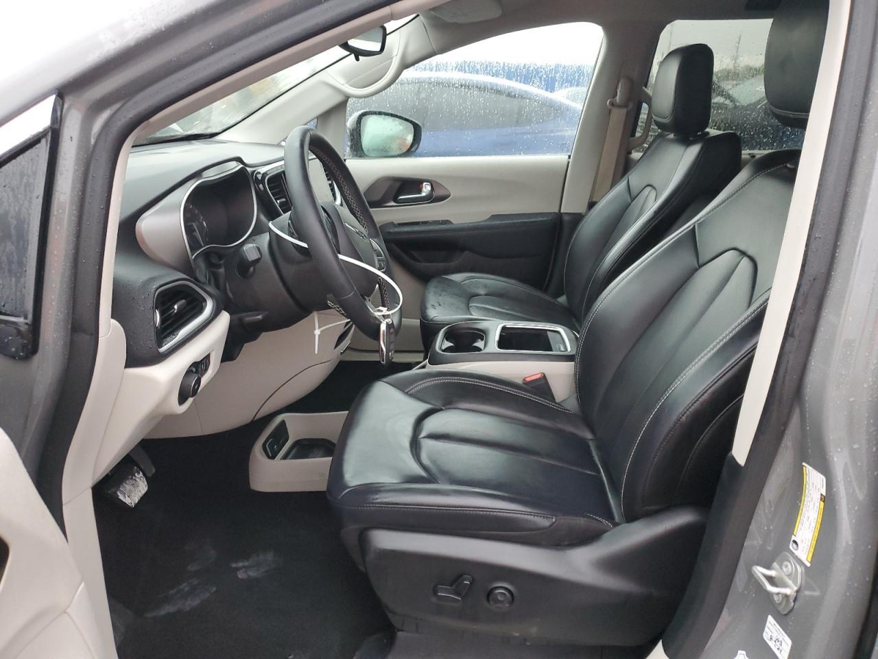2023 Chrysler Pacifica Touring L - Image 7