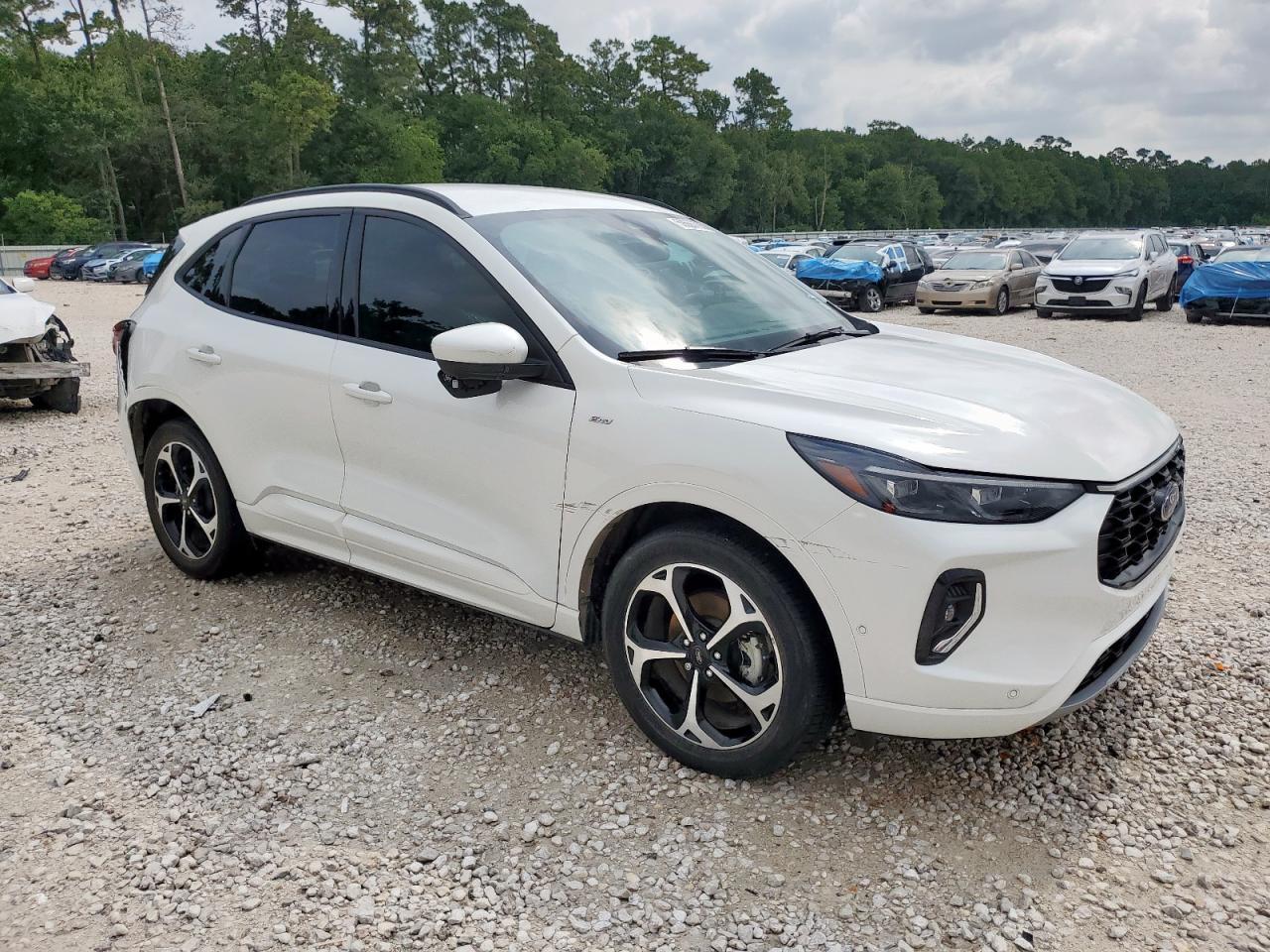 2023 Ford Escape St Line Elite - Image 4