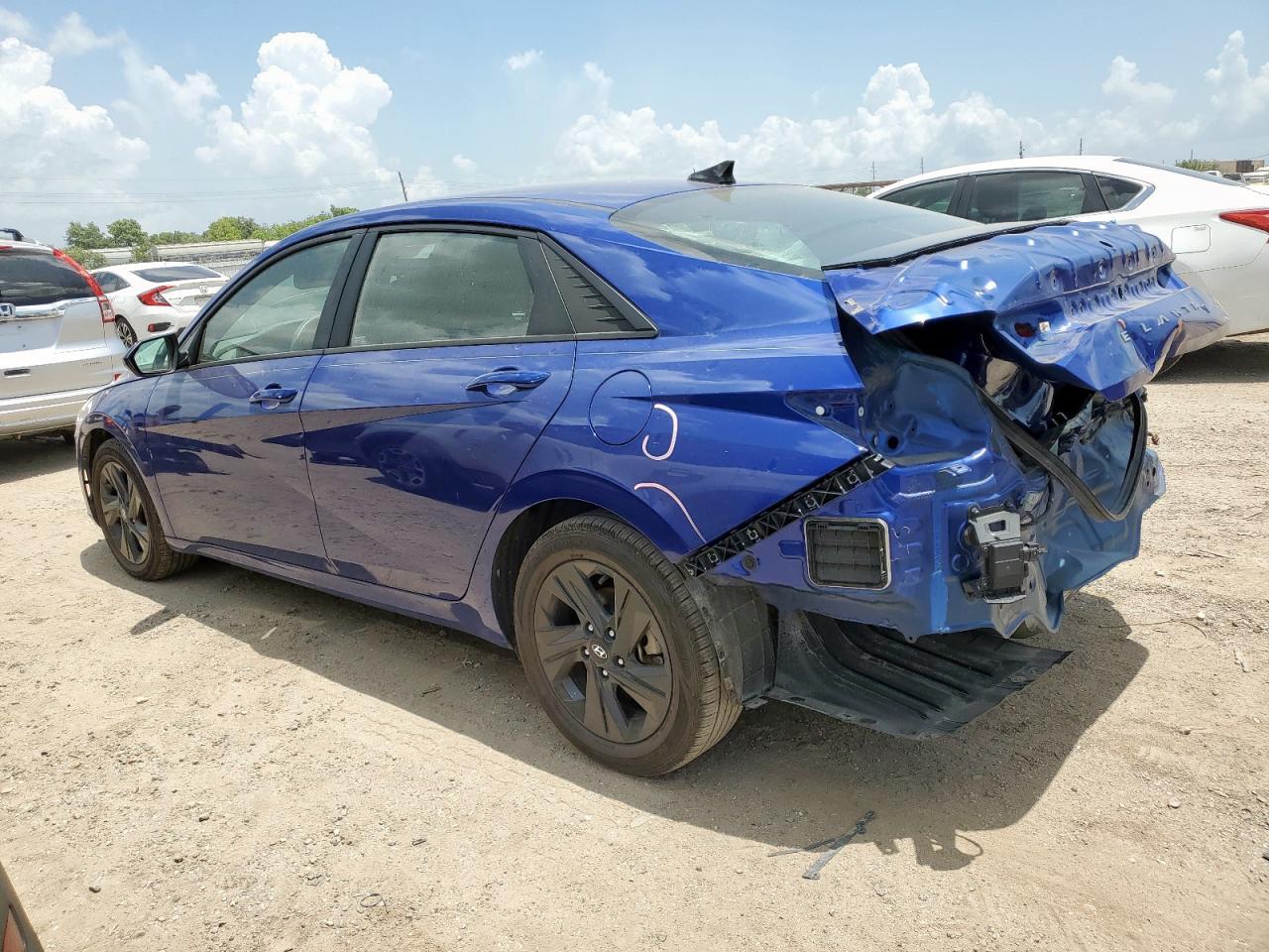 2023 Hyundai Elantra Sel - Image 2